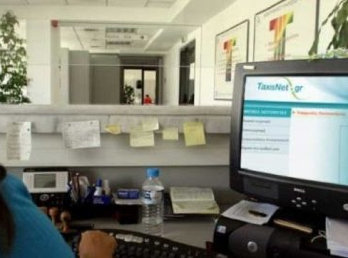 Μέσος φόρος 825 ευρώ για 2 στους 10 που υπέβαλαν φορολογική δήλωση
