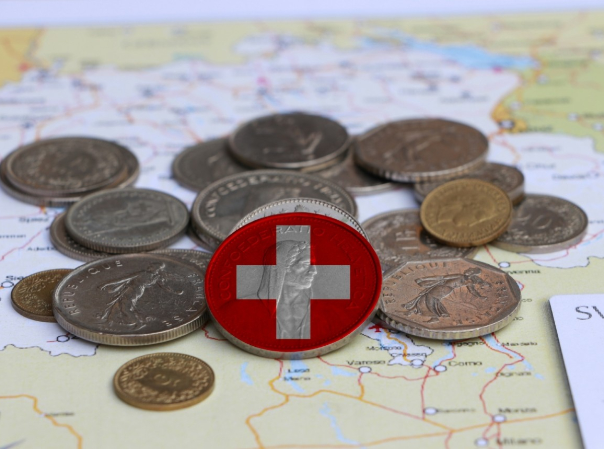 Δάνεια σε ελβετικό φράγκο: H λύση που εξετάζεται προβλέπει έμμεσο haircut στην ισοτιμία μετατροπής (πίνακας)