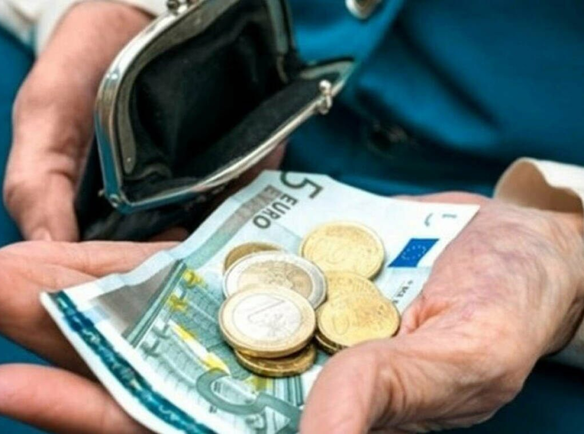 Συντάξεις χηρείας: Κινδυνεύουν με περικοπή 200.000 – Η απόφαση του ΣτΕ που ανατρέπει τα δεδομένα