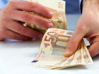 Επιδόματα: Σε ποια δεν μπορεί να «βάλει χέρι» η Εφορία – Τι πρέπει να κάνετε εάν σας τα δεσμεύσουν και δεν έχετε δηλώσει ακατάσχετο λογαριασμό