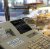 Οδηγός για τις ταμειακές μηχανές: Τι αλλάζει στα πρόστιμα – Πότε κινδυνεύετε με 500 ευρώ