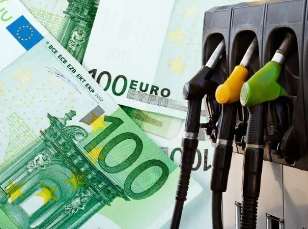 Κυβέρνηση και διυλιστήρια ρίχνουν €0,40 το πετρέλαιο θέρμανσης
